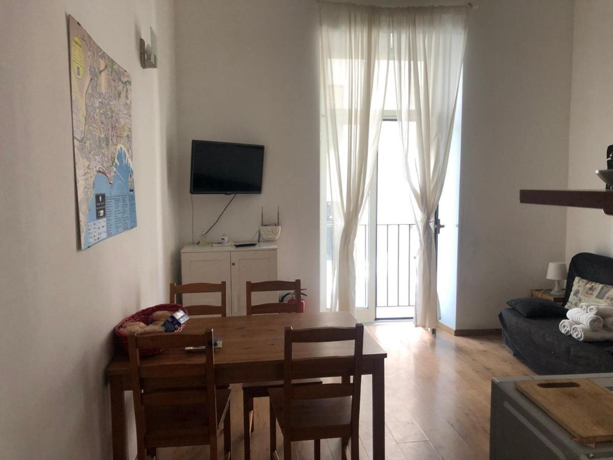 לינה וארוחת בוקר נאפולי Ale & Tizy House מראה חיצוני תמונה