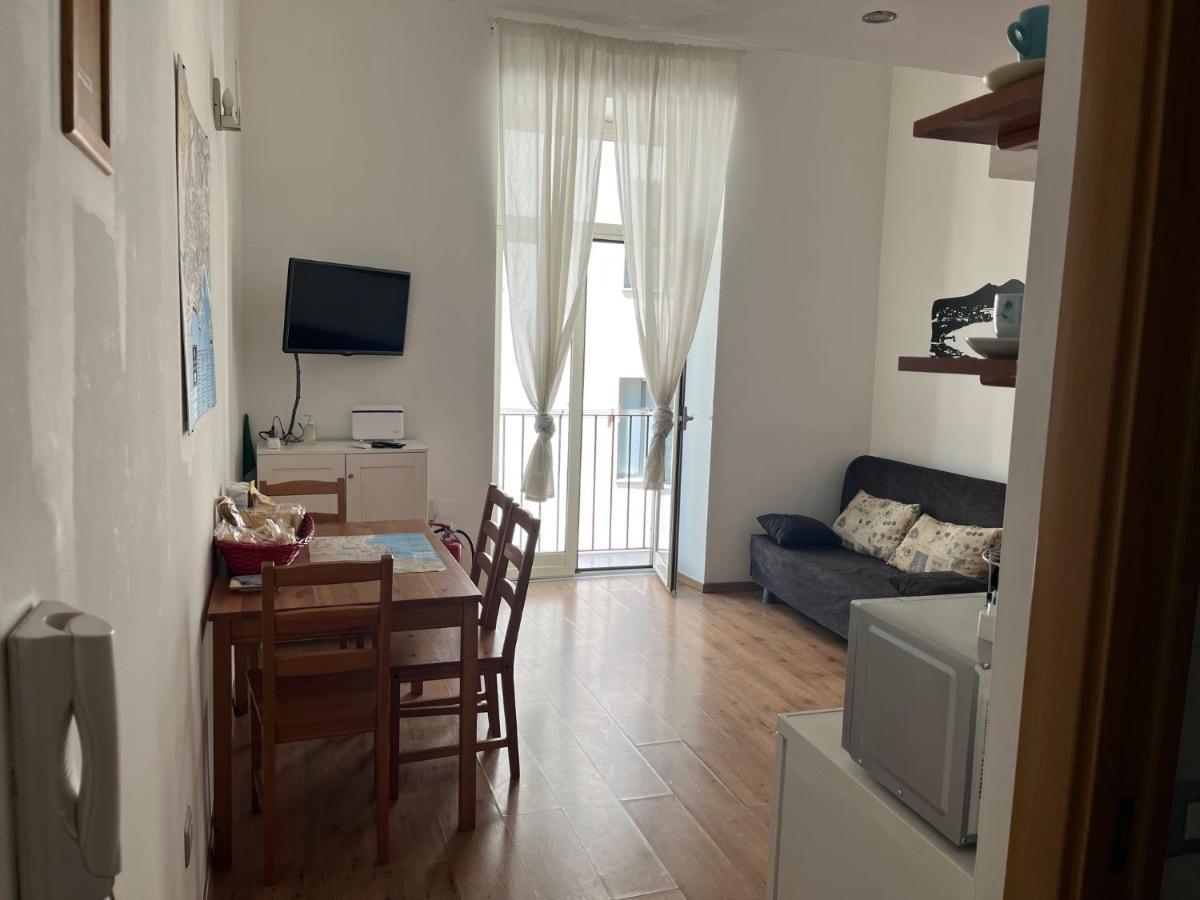לינה וארוחת בוקר נאפולי Ale & Tizy House מראה חיצוני תמונה