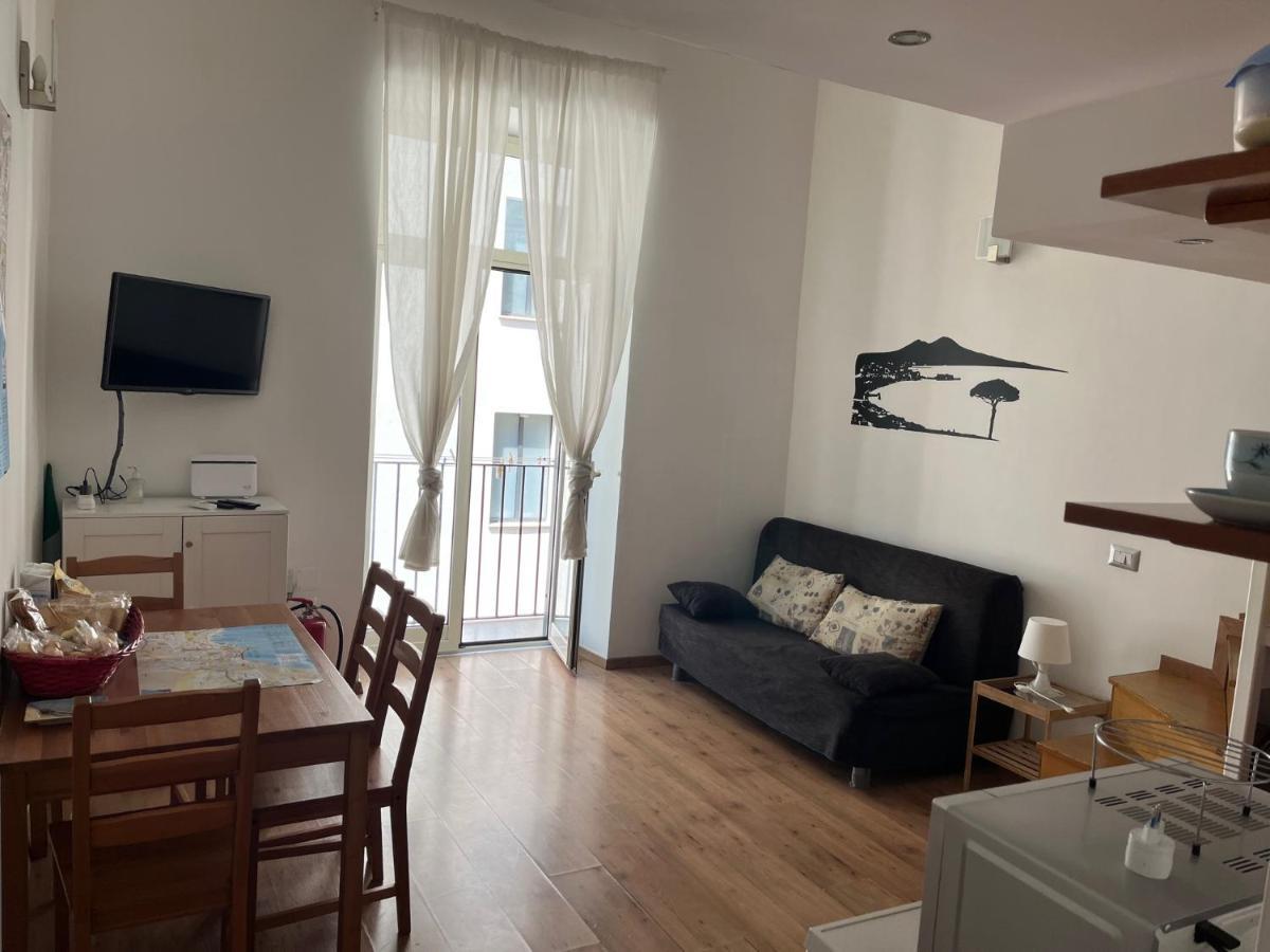 לינה וארוחת בוקר נאפולי Ale & Tizy House מראה חיצוני תמונה