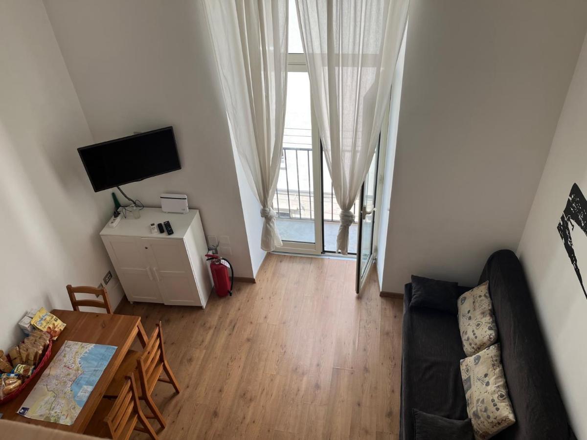 לינה וארוחת בוקר נאפולי Ale & Tizy House מראה חיצוני תמונה