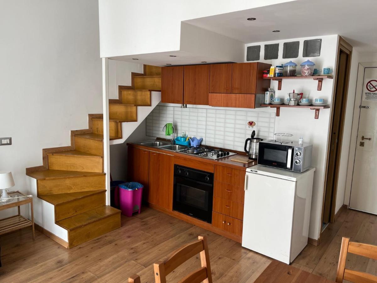 לינה וארוחת בוקר נאפולי Ale & Tizy House מראה חיצוני תמונה