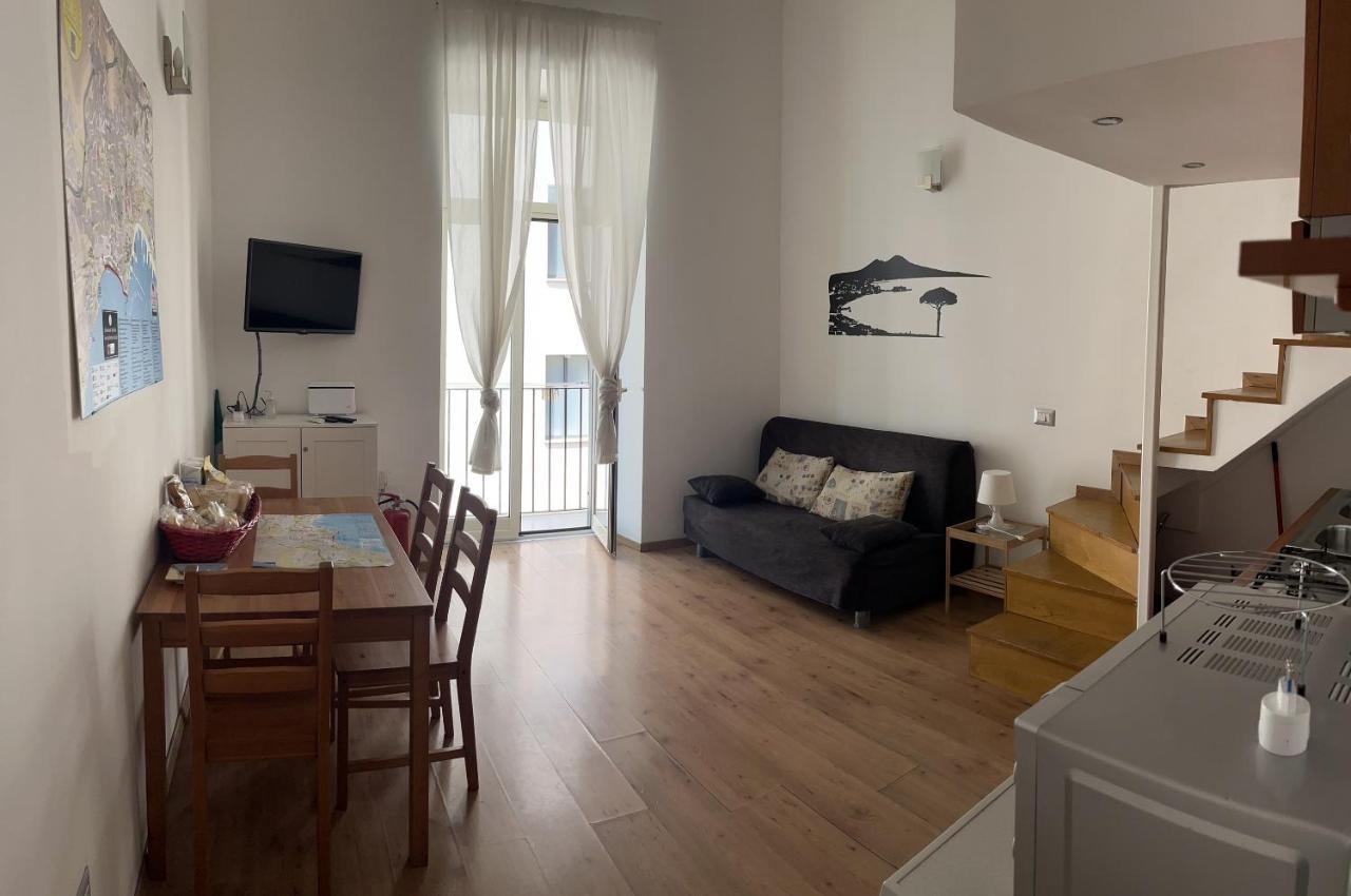 לינה וארוחת בוקר נאפולי Ale & Tizy House מראה חיצוני תמונה