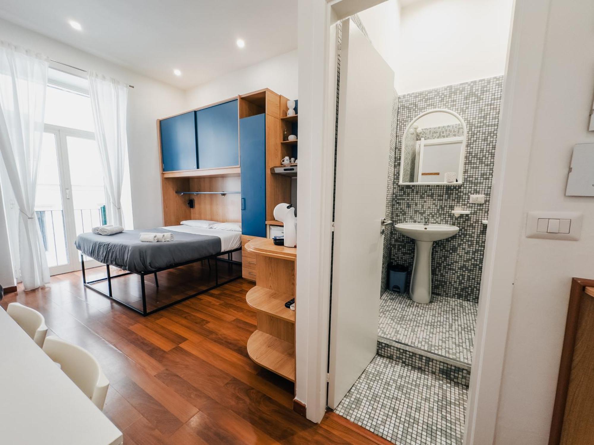 לינה וארוחת בוקר נאפולי Ale & Tizy House מראה חיצוני תמונה