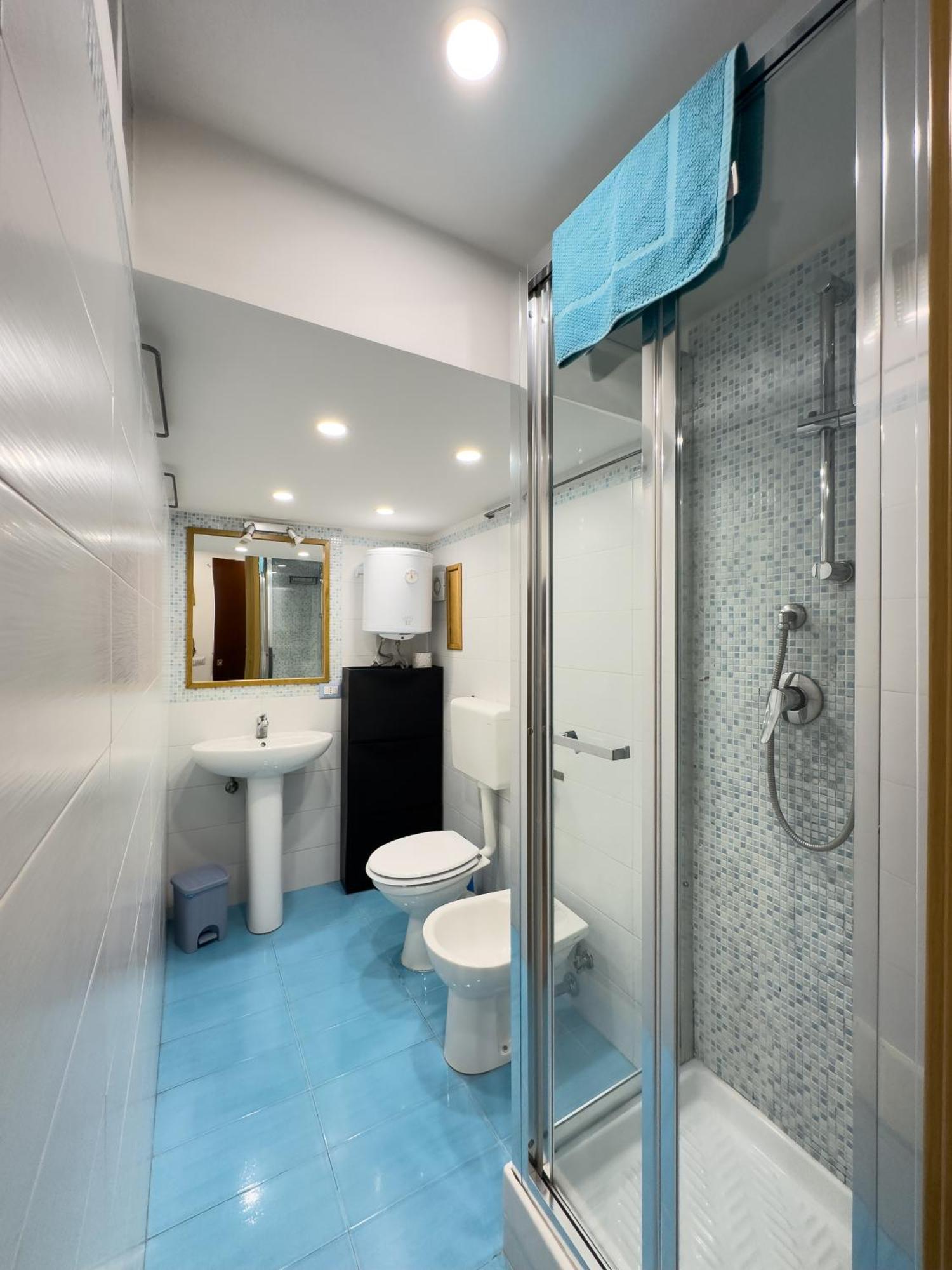 לינה וארוחת בוקר נאפולי Ale & Tizy House מראה חיצוני תמונה
