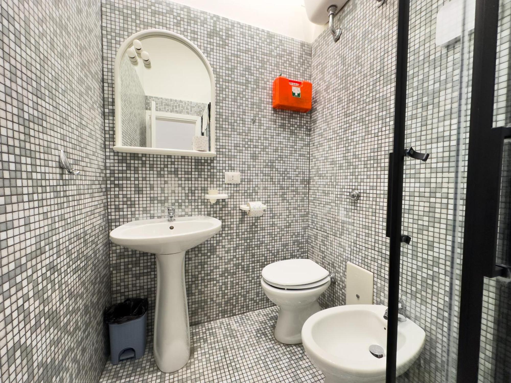 לינה וארוחת בוקר נאפולי Ale & Tizy House מראה חיצוני תמונה
