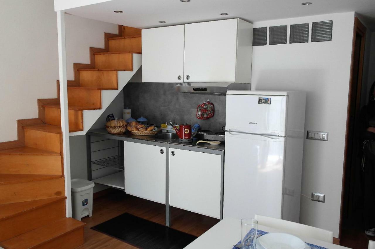 לינה וארוחת בוקר נאפולי Ale & Tizy House מראה חיצוני תמונה